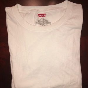 White Levi’s T-Shirt